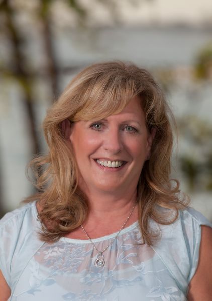 Lisa Pleski R(S) - Maui Real Estate Agent, Realtor®