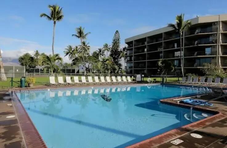Maui Sunset swimming pool and landscaped oceanfront grounds near Waipuilani Beach Reserve