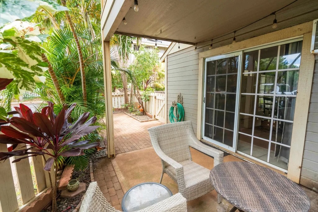 Private yard and covered lanai area at ground-floor Kihei Villages condo Unit 26-103