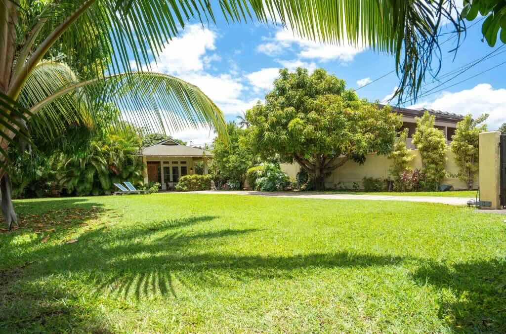 2165 Iliili Rd home on a nearly quarter-acre tropical lot in South Kihei