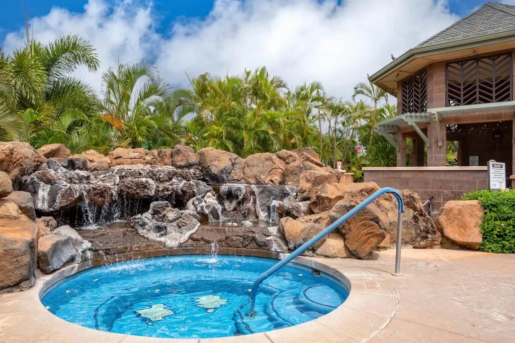 Ke Alii Ocean Villas swimming pool and landscaped community grounds in South Kihei