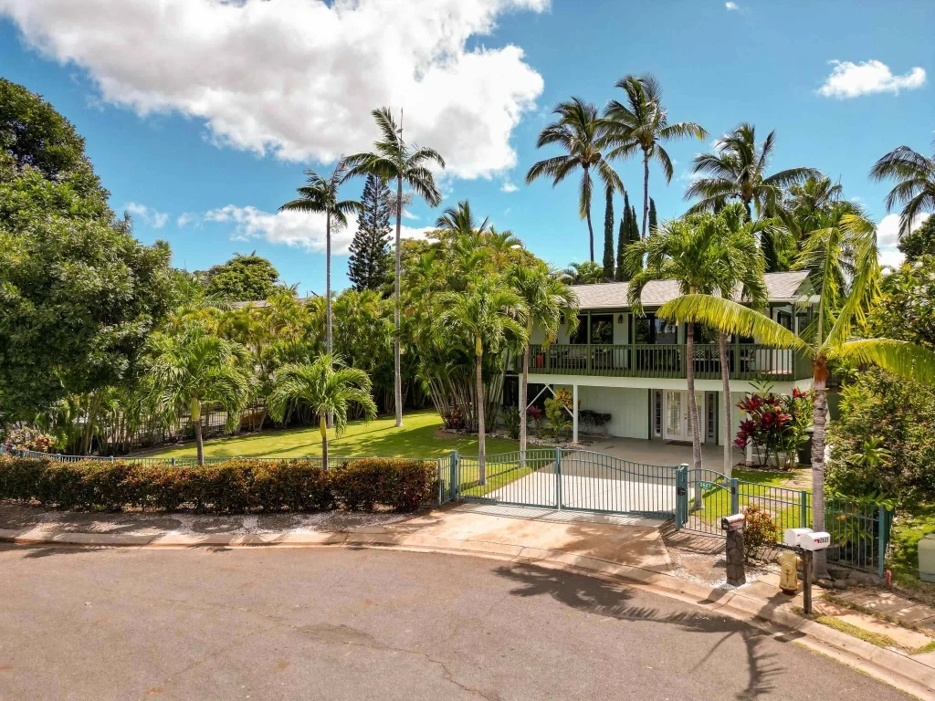 Front exterior of the Kihei home for sale at 2627 Lioholo St