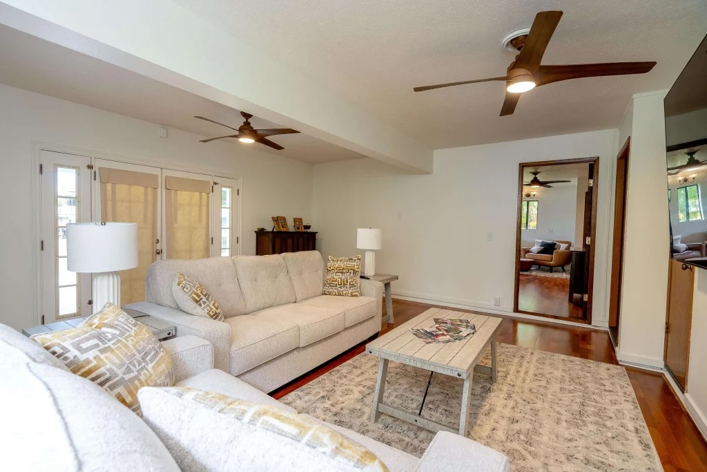 Multiple sitting areas and living spaces