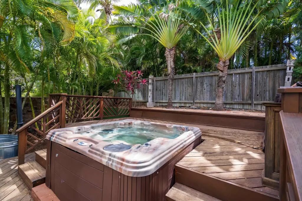 Covered lanai at 2627 Lioholo St for outdoor living in Kihei