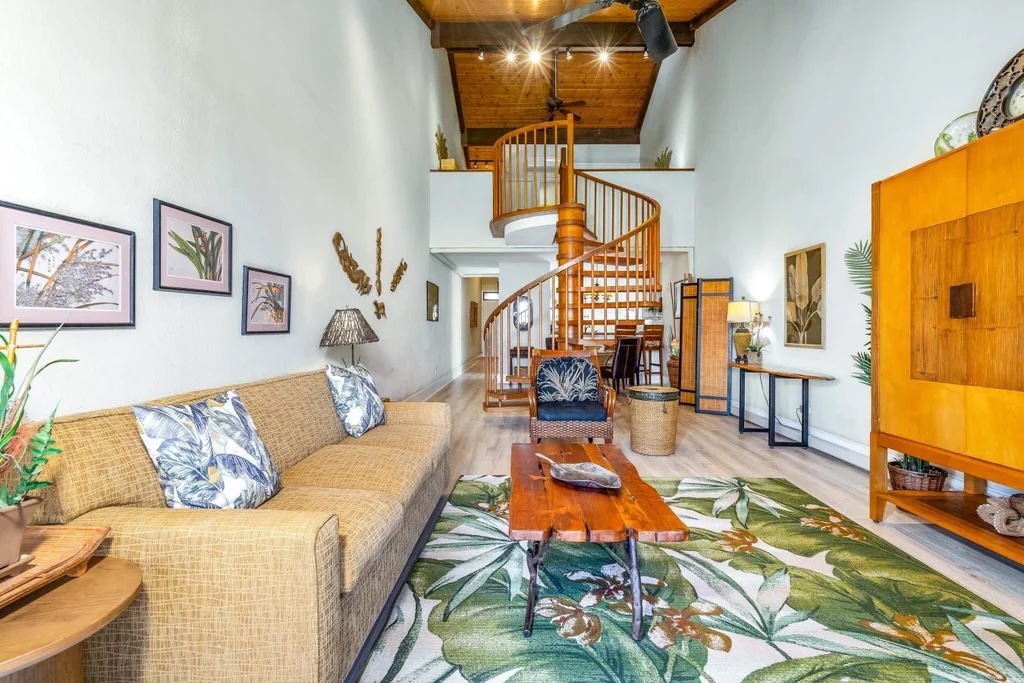 Bedroom with vaulted ceiling and split air conditioning at Kamaole Sands Unit 6-402