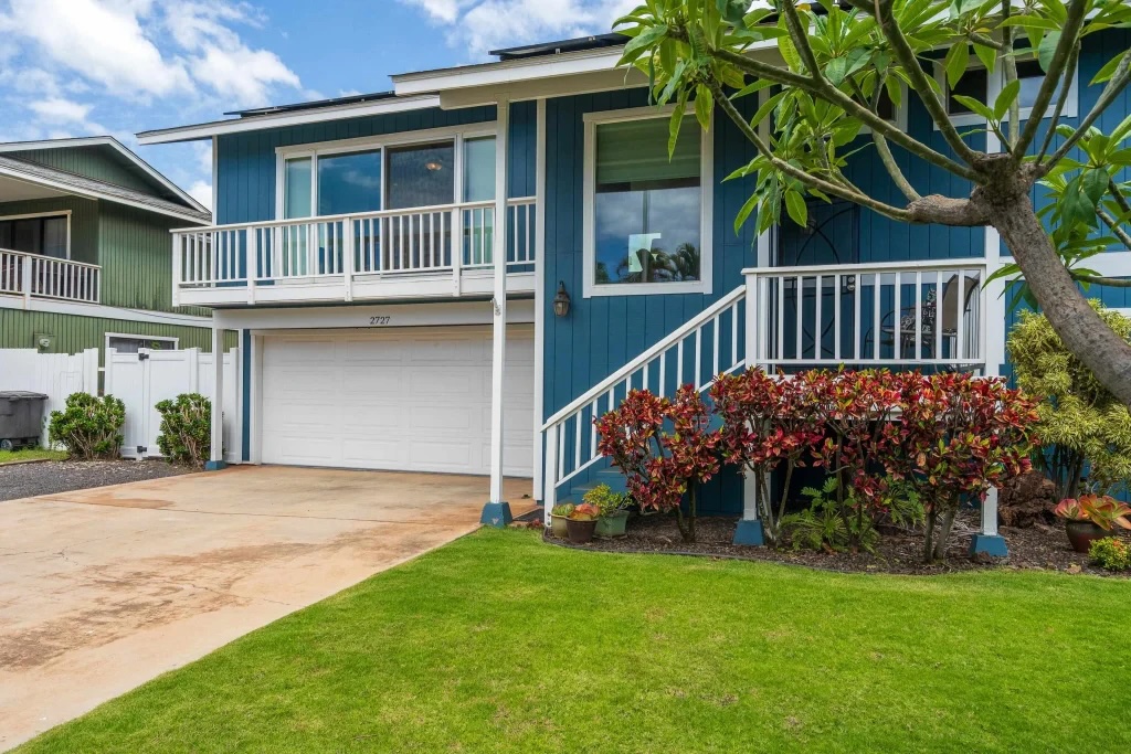 Spacious lanai for indoor outdoor living at 2727 Puu Hoolai St in Kihei