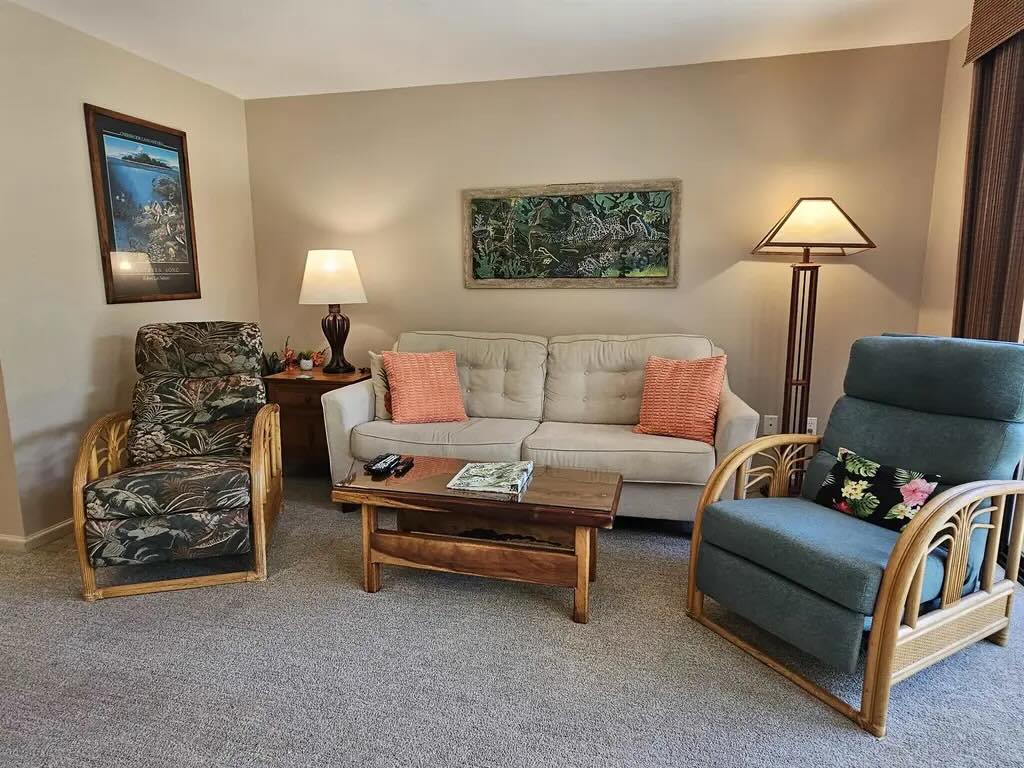 Maui Kamaole condominium grounds and resort amenities in South Kihei