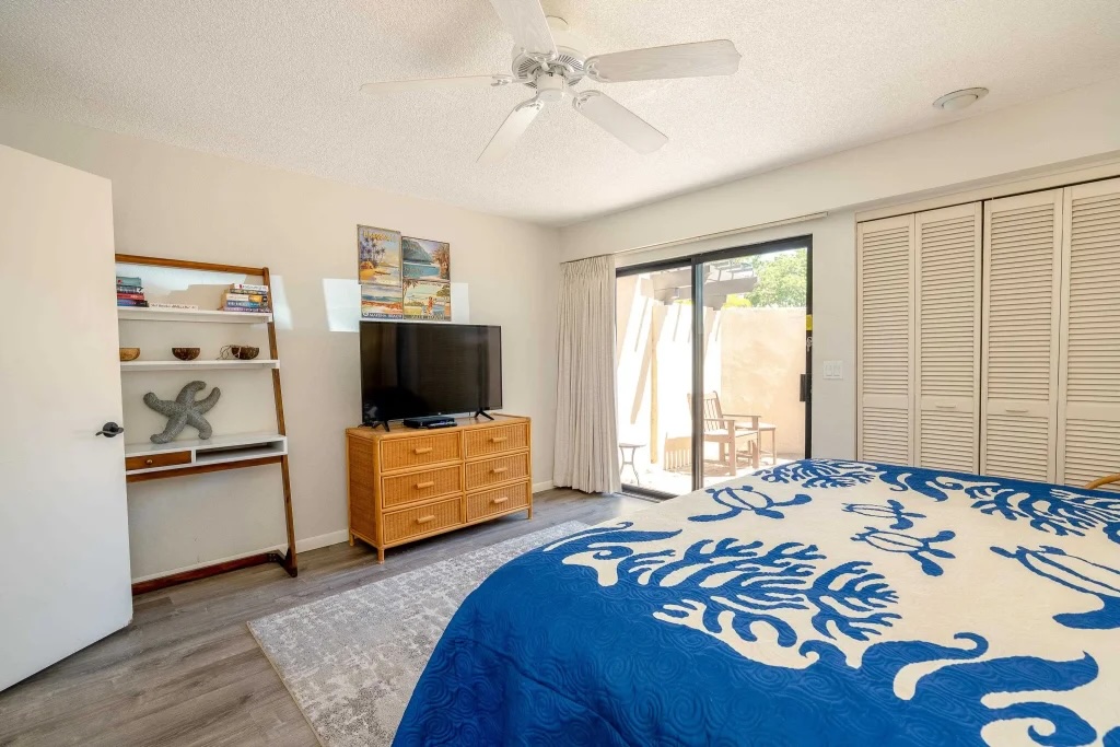 Living area inside Maui Kamaole G101 condo for sale