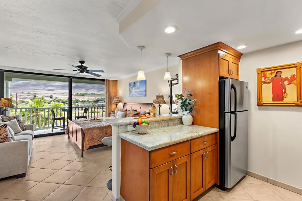 Resort style amenities at Lahaina Shores