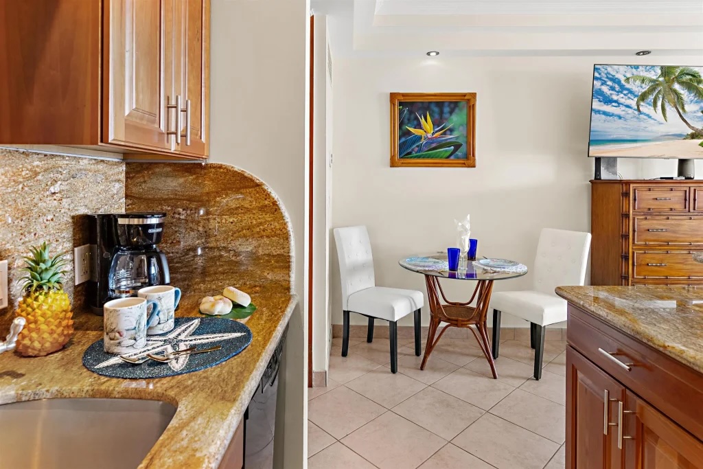 Private lanai at 475 Front St #635 with panoramic ocean views from Lahaina Shores