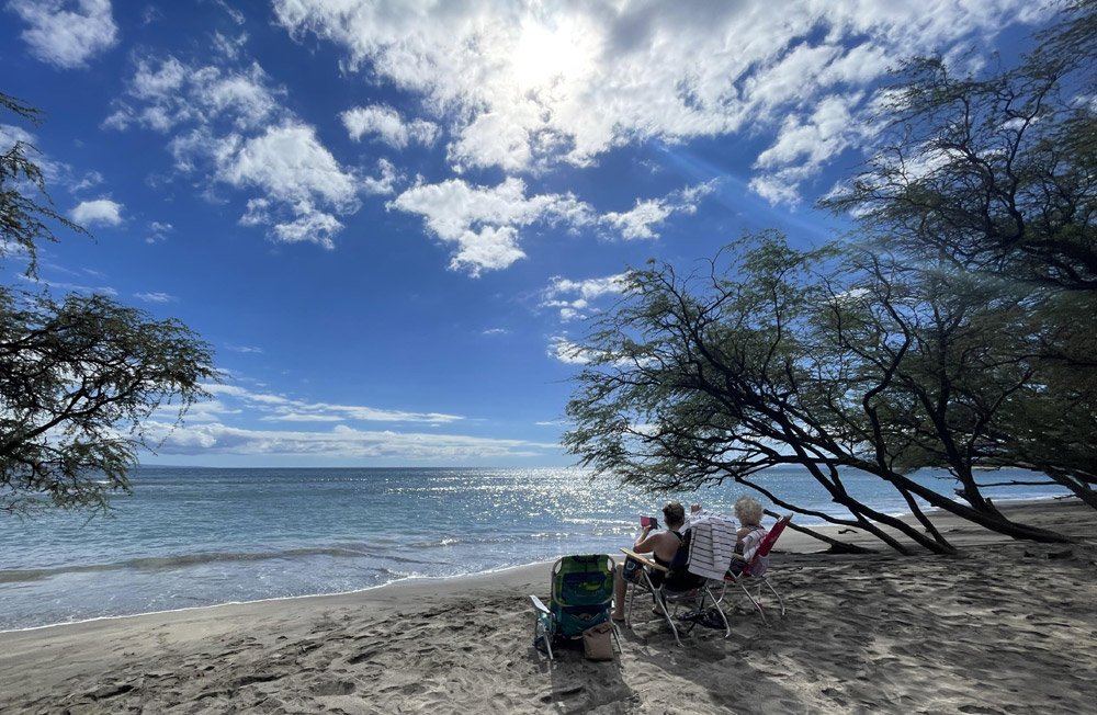 Olowalu Beach sun is shining and water glistening